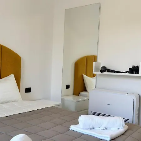 דירה Girasole Apartment,steps From Sea *